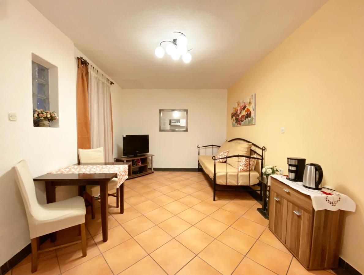 Apt Lavender On Nincevica St- 1 Bedroom Apt 5 Min To The Old Town Of Split Bagian luar foto