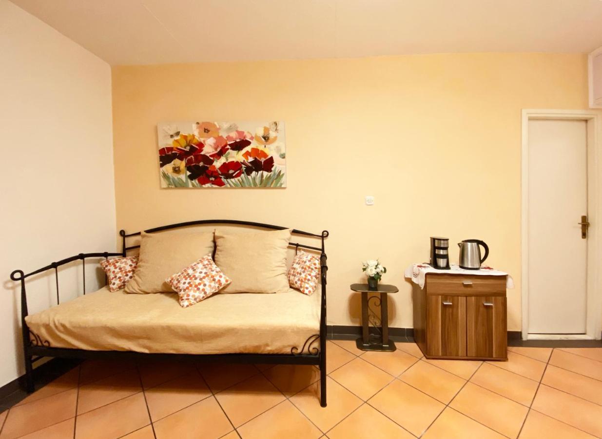 Apt Lavender On Nincevica St- 1 Bedroom Apt 5 Min To The Old Town Of Split Bagian luar foto
